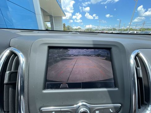 Certified 2024 Chevrolet Equinox LT FWD image 15