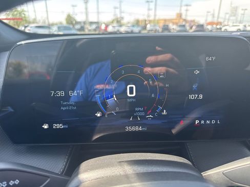 Used 2025 Chevrolet Equinox LT w/ Convenience Package II FWD image 32