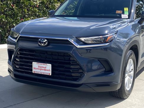 Certified 2024 Toyota Grand Highlander FWD image 7