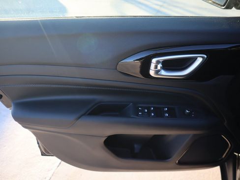 New 2026 Jeep Compass Latitude image 15