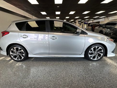Used 2018 Toyota Corolla iM FWD image 8