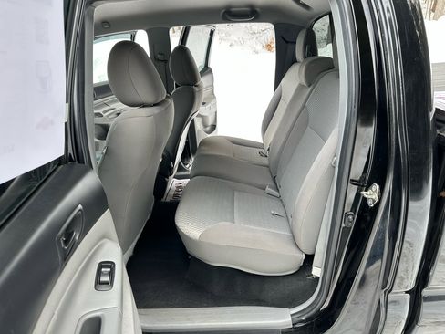 Used 2015 Toyota Tacoma 4x4 Double Cab image 8
