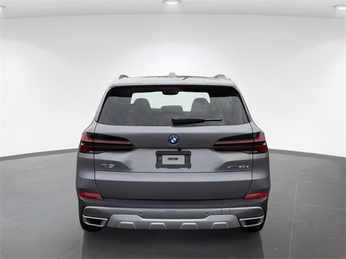 New 2026 BMW X5 xDrive50e w/ Climate Comfort Package image 8