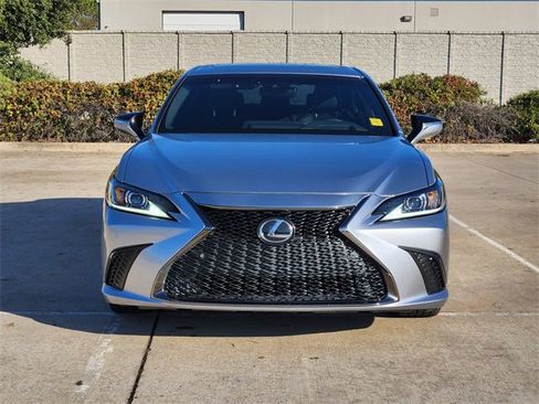 Used 2022 Lexus ES 350 F Sport image 2