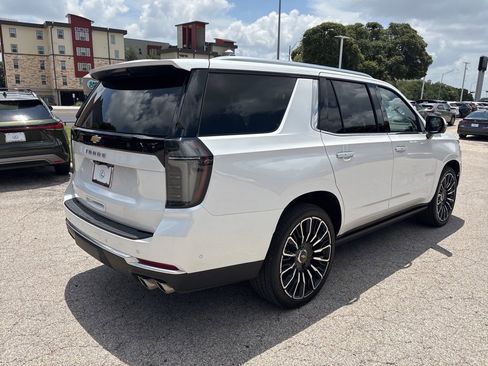 Used 2025 Chevrolet Tahoe High Country AWD/4WD image 5