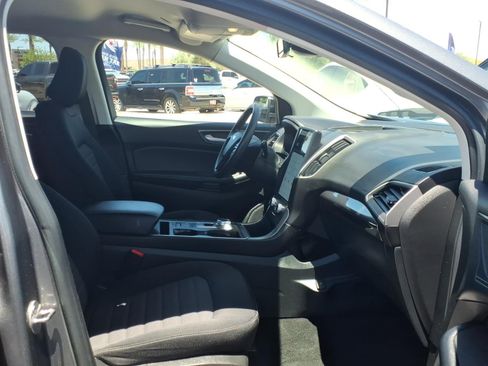 Certified 2022 Ford Edge SE w/ Black Appearance Package AWD/4WD image 11