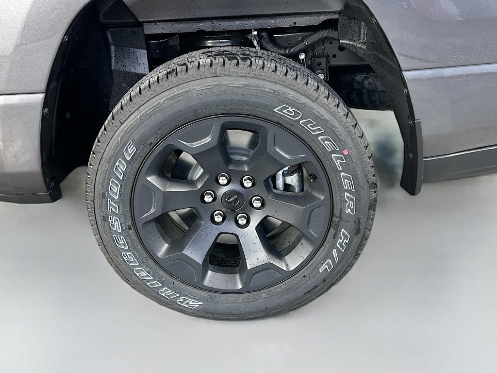 New 2026 RAM 1500 Express AWD/4WD image 17