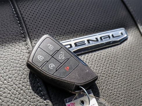 New 2026 GMC Sierra 3500 Denali w/ Denali Reserve Package image 37