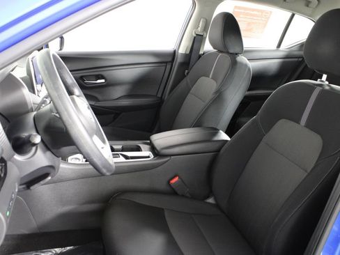 Used 2025 Nissan Sentra SV image 19