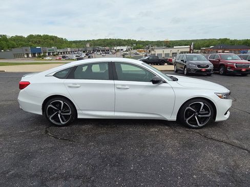 Used 2022 Honda Accord Sport image 9