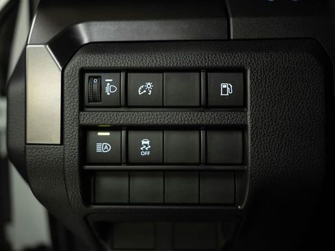 Used 2025 Toyota 4Runner SR5 AWD/4WD image 29