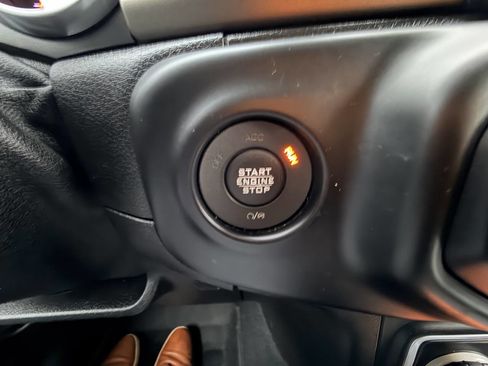 Used 2018 Jeep Wrangler Unlimited Sport AWD/4WD image 61