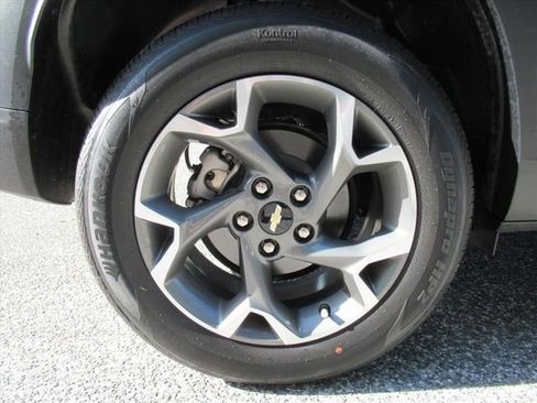 Used 2024 Chevrolet Trax LT w/ Driver Confidence Package FWD image 8