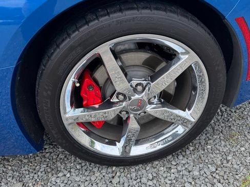 Used 2015 Chevrolet Corvette Stingray Coupe w/ 2LT Preferred Equipment Group RWD image 10
