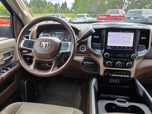 Used 2022 RAM 2500 Laramie AWD/4WD image 11