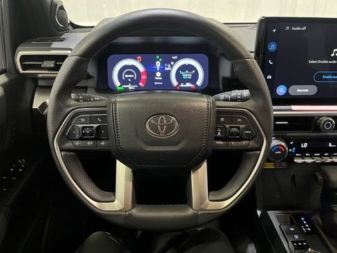 Certified 2026 Toyota 4Runner TRD Off-Road Premium AWD/4WD image 17