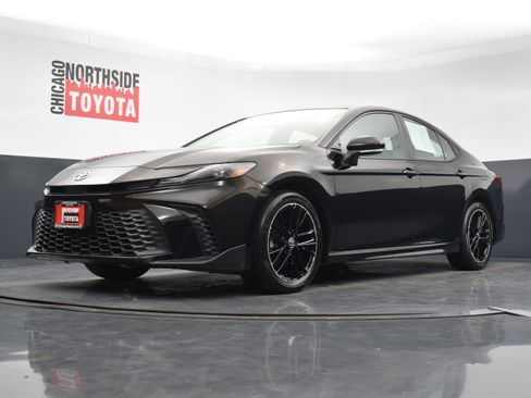 Used 2025 Toyota Camry SE w/ Multimedia Upgrade Package image 33