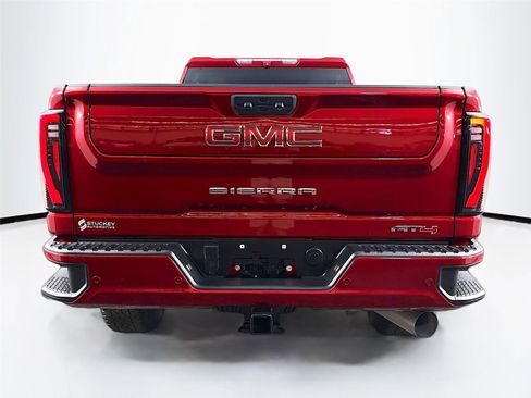 Used 2024 GMC Sierra 2500 AT4 AWD/4WD image 6