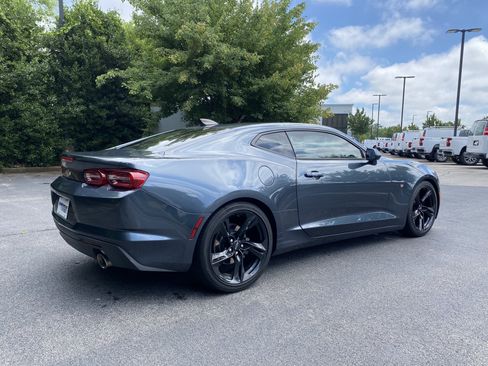 Used 2021 Chevrolet Camaro LT RWD image 9