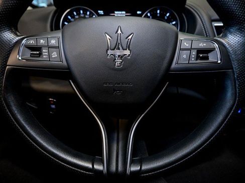 Used 2022 Maserati Levante Modena image 32