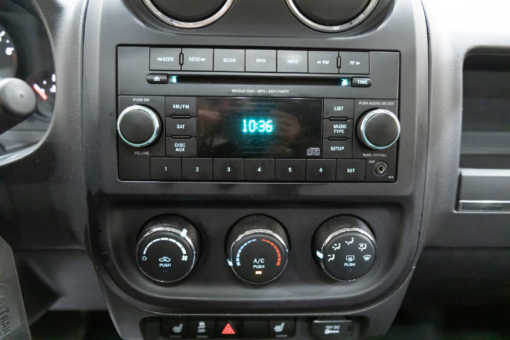 Used 2013 Jeep Patriot Latitude w/ Sun/Sound Group FWD image 19