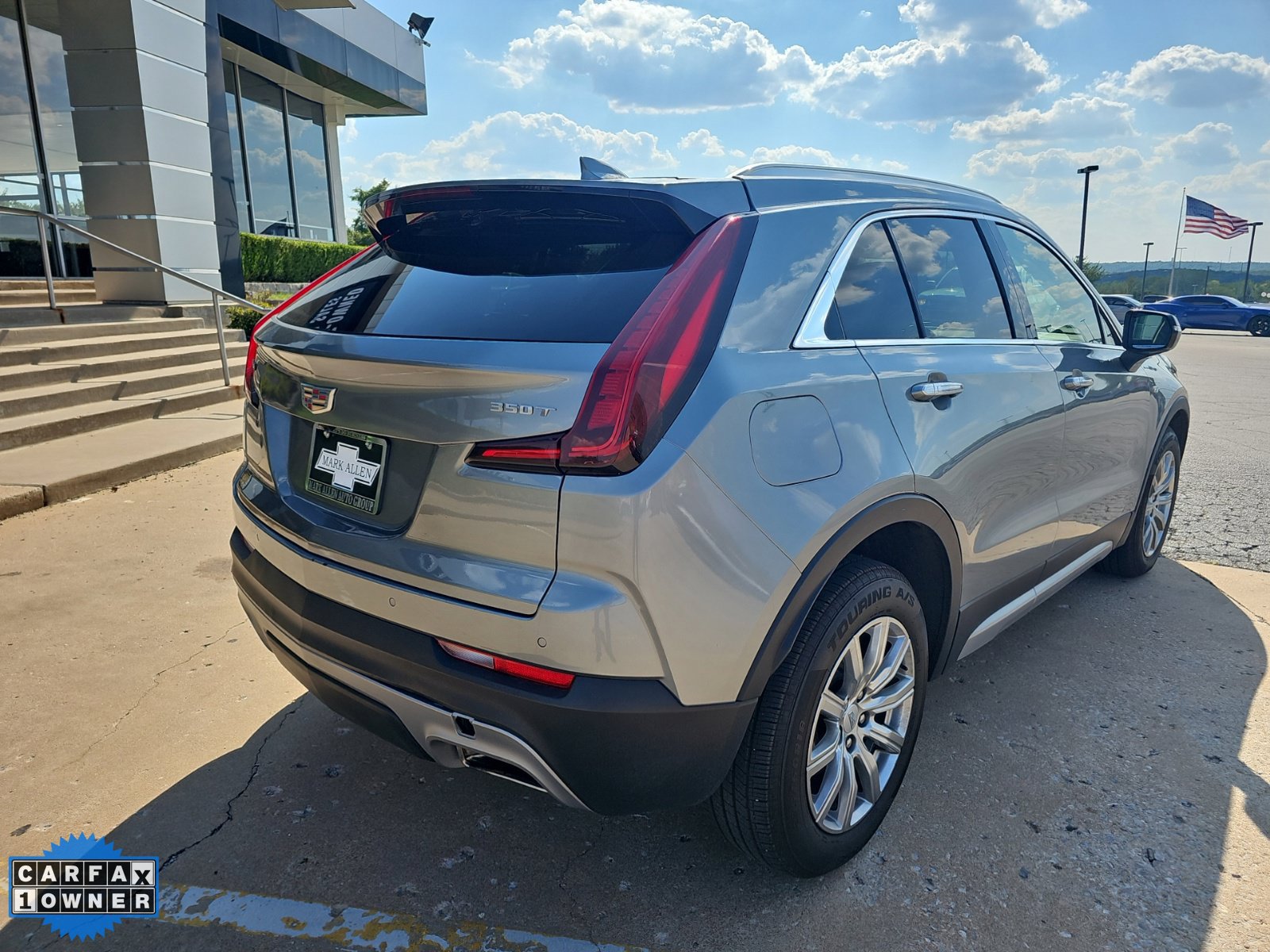 Used 2023 Cadillac XT4 Premium Luxury FWD image 3