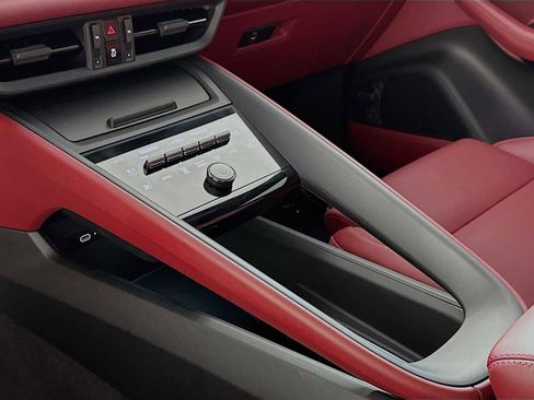 Certified 2025 Porsche Macan 4S Electric image 19