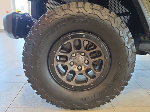 Used 2023 Jeep Wrangler Unlimited Rubicon w/ Xtreme 35 Tire Package AWD/4WD image 13