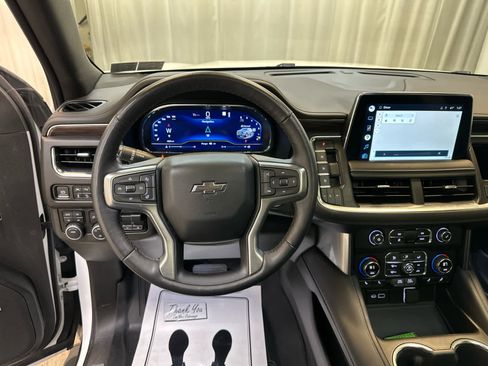 Used 2022 Chevrolet Tahoe Z71 w/ Luxury Package image 3