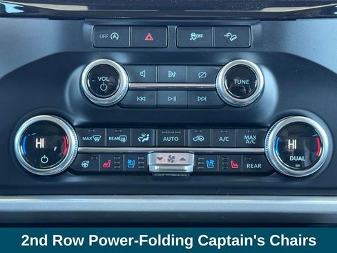 Used 2024 Ford Expedition XLT image 24