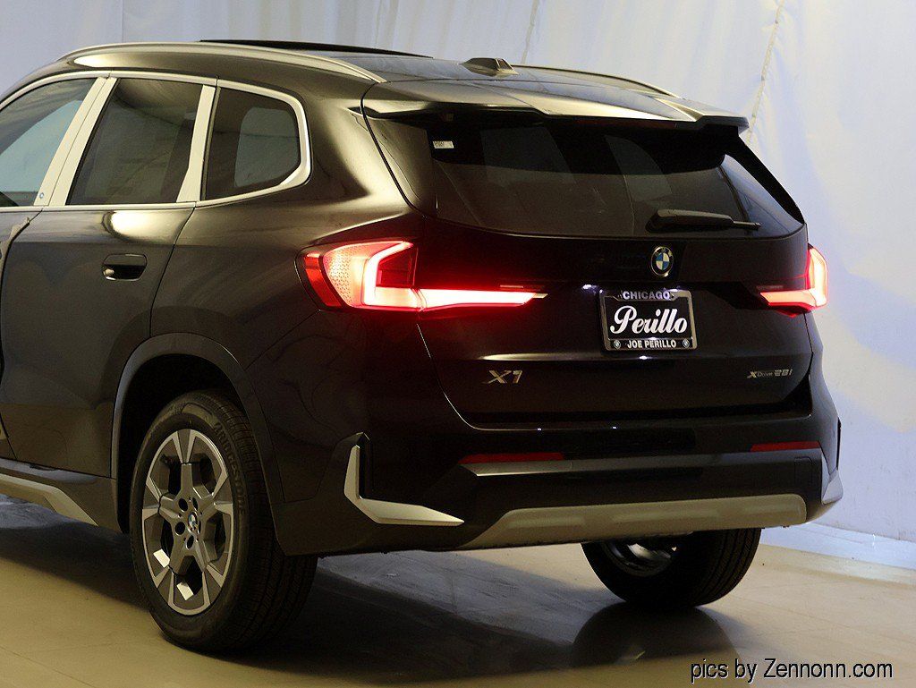 Used 2027 BMW X1 xDrive28i AWD/4WD image 8