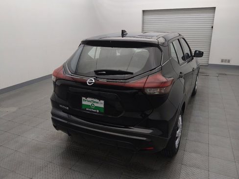 Used 2021 Nissan Kicks S image 7