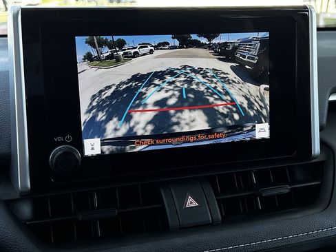 Used 2024 Toyota RAV4 LE FWD image 20