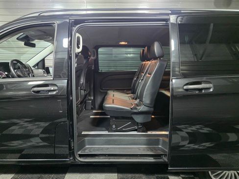 Used 2019 Mercedes-Benz Metris Passenger image 16