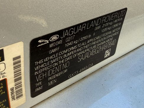 Used 2017 Jaguar XE Premium image 42