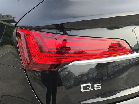 Certified 2023 Audi Q5 2.0T Premium w/ Convenience Package image 34