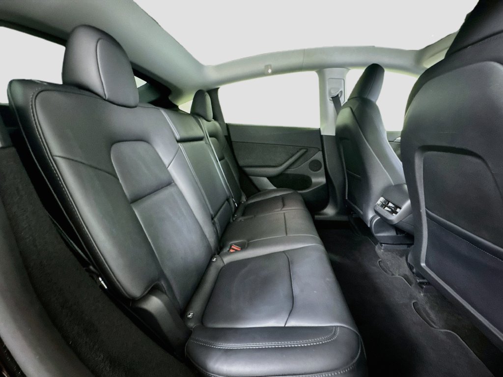 Used 2024 Tesla Model Y Long Range AWD/4WD image 24