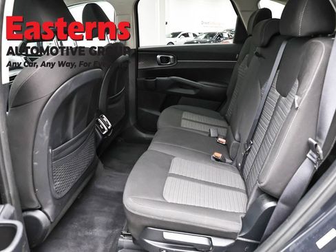 Used 2024 Kia Sorento LX FWD image 22
