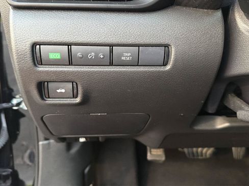 Used 2024 Nissan Sentra S FWD image 19