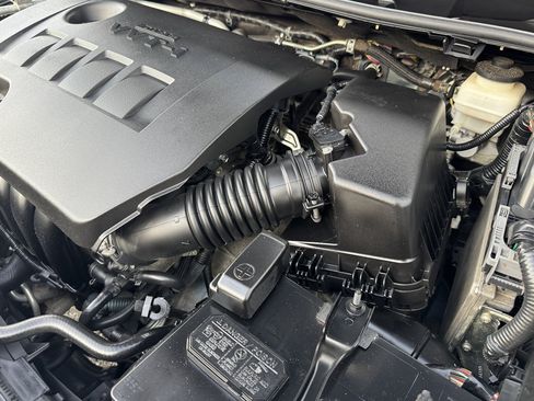 Used 2013 Toyota Corolla LE FWD image 54