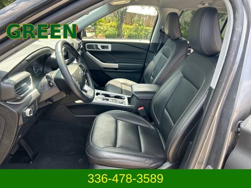 Used 2022 Ford Explorer XLT w/ Equipment Group 202A AWD/4WD image 9