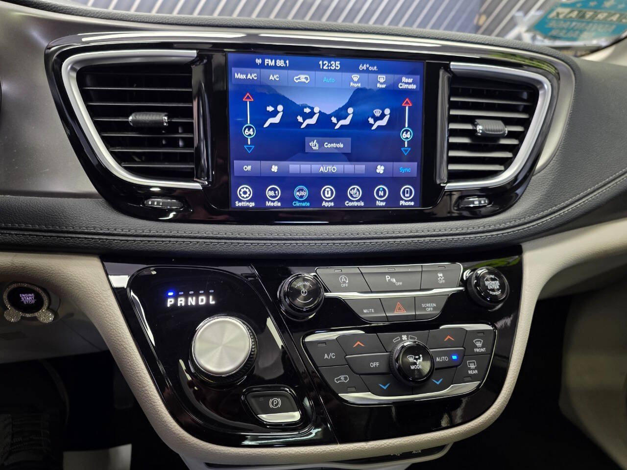 Used 2019 Chrysler Pacifica Limited FWD image 21