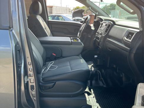 Used 2019 Nissan Titan S w/ S Utility Package image 8