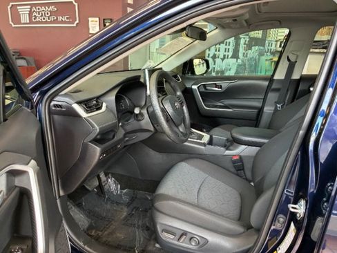 Used 2025 Toyota RAV4 XLE w/ Convenience Package FWD image 16