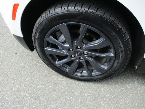 Certified 2022 Chevrolet Equinox RS w/ Infotainment Package AWD/4WD image 9