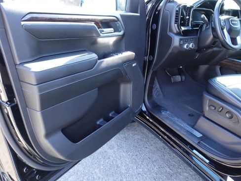 Used 2024 GMC Sierra 1500 Elevation w/ Preferred Package AWD/4WD image 13