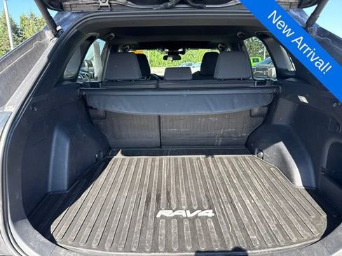 Used 2024 Toyota RAV4 SE w/ Convenience Package AWD/4WD image 9