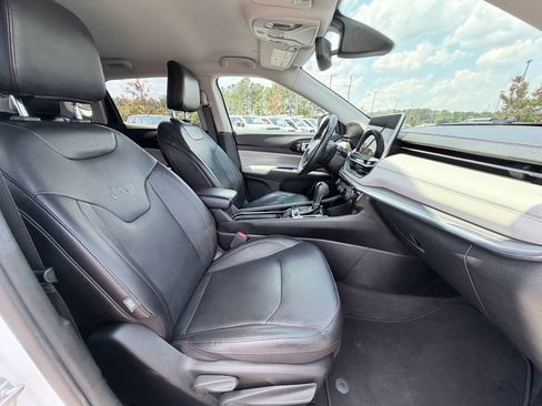 Used 2022 Jeep Compass Limited image 23