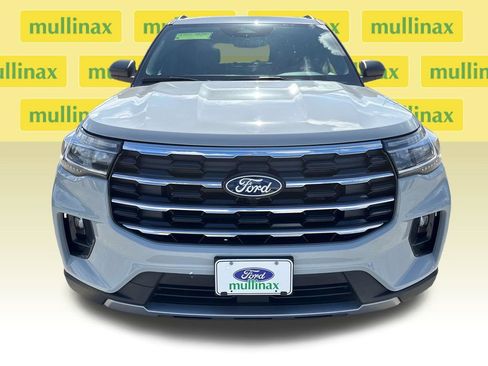 New 2027 Ford Explorer Active w/ Active Comfort Package RWD image 13