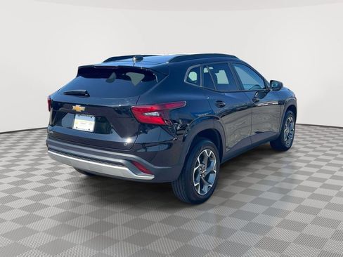 Used 2024 Chevrolet Trax LT w/ Driver Confidence Package FWD image 4